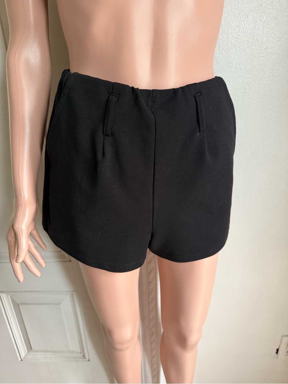 Women’s Haute Monde Black High-Waist Tailored Shorts size small